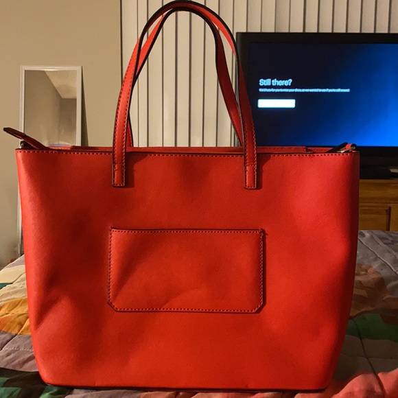 Red purse - Picture 3 of 8